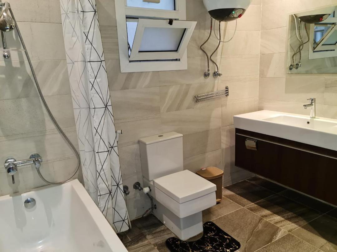 Two Bedroom Luxury In New Apartment